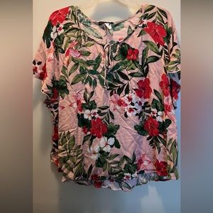 Jennie & Marlis Floral Top 🌺 Price Dropped!🔥